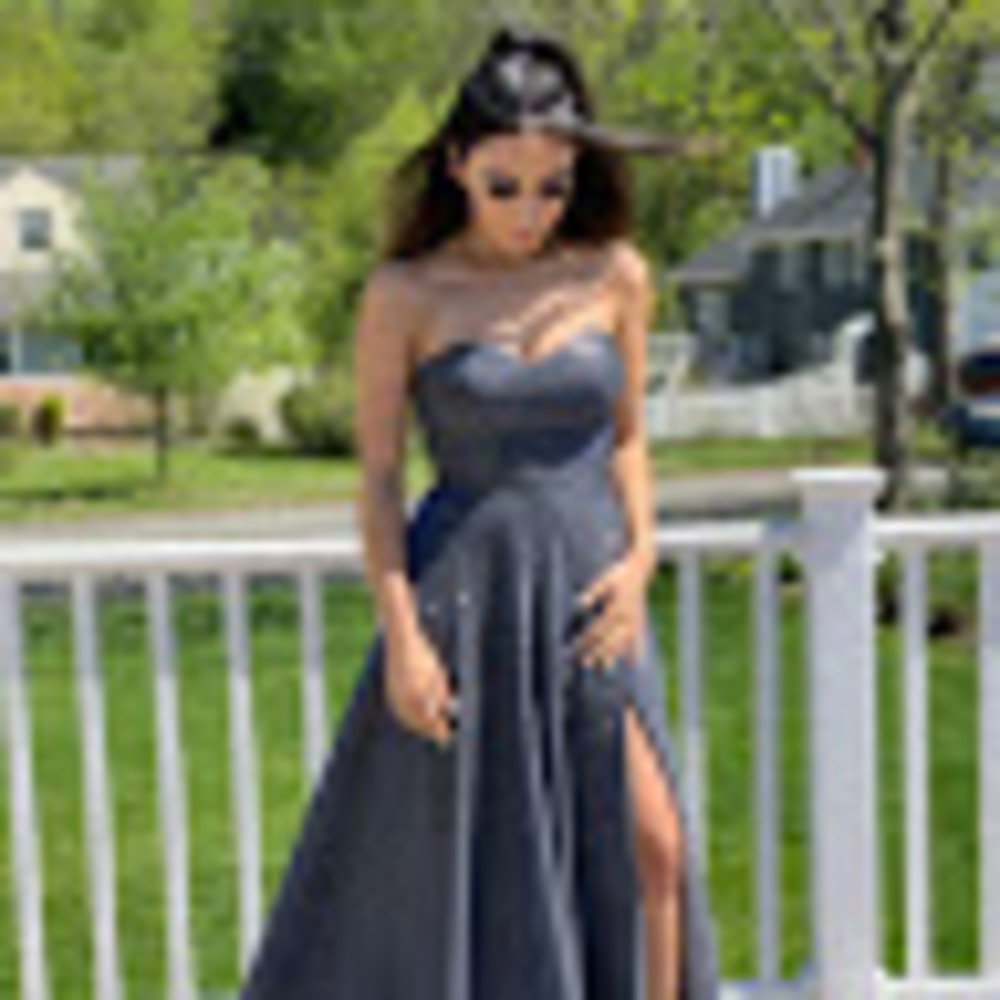 Meet your Posher, Angelina